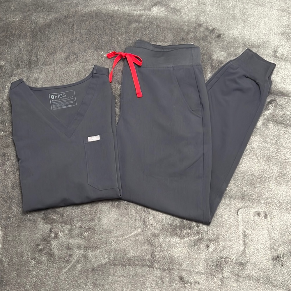 Figs Charcoal Scrub Set- Limited edition color